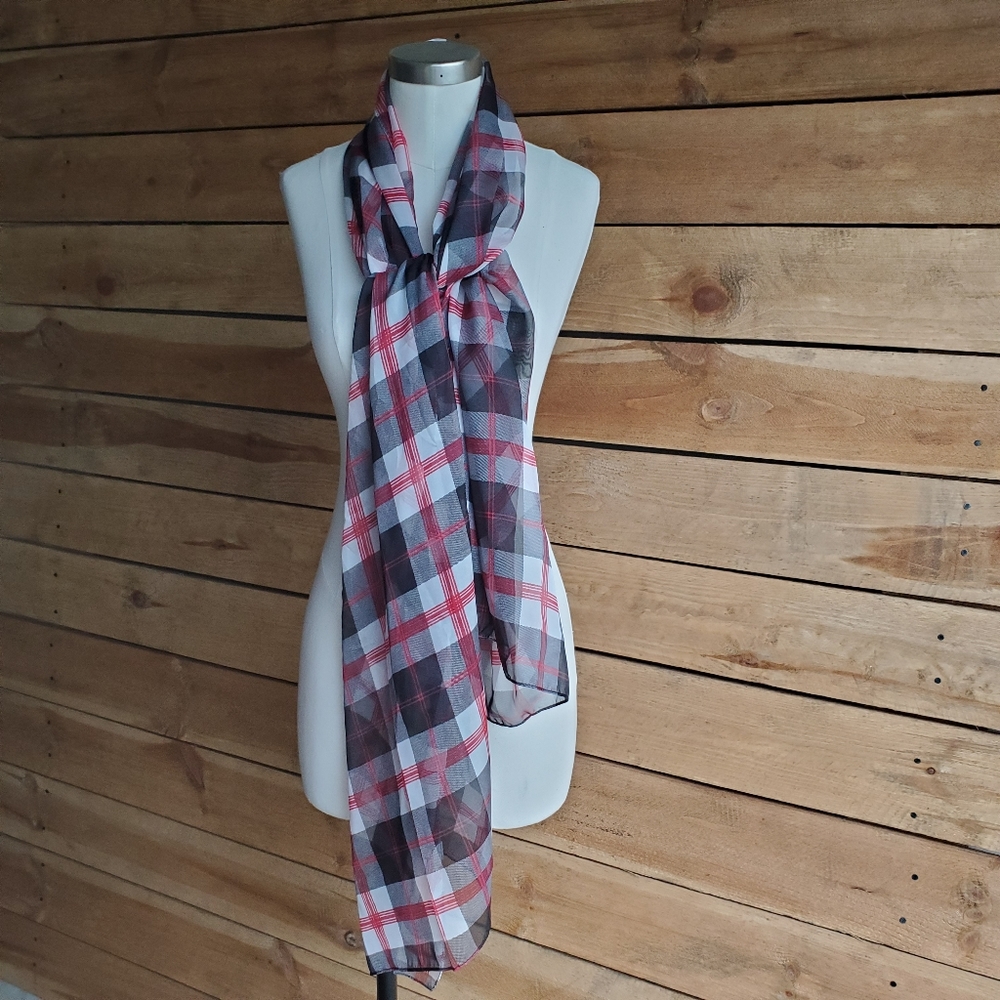 🎉 Plaid scarf